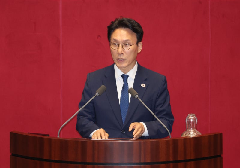 <b>김민석</b> <b>총리</b> 국회 데뷔 “<b>추경안</b> 통과 감사···민생 회복 전력”