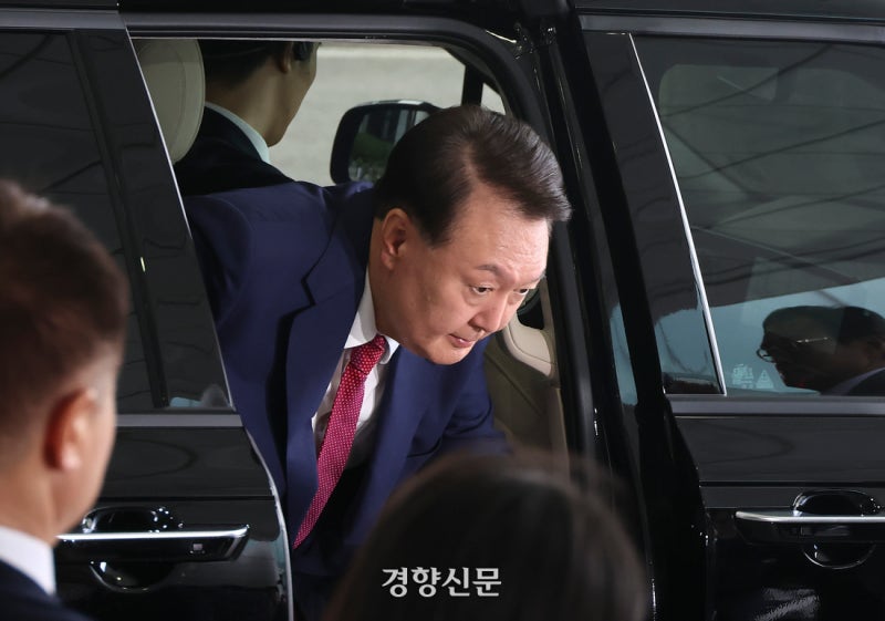 내란특검, <b>윤석열</b> ‘<b>체포</b>저지’ 조사 완료···오후 국무회의·외환 조...