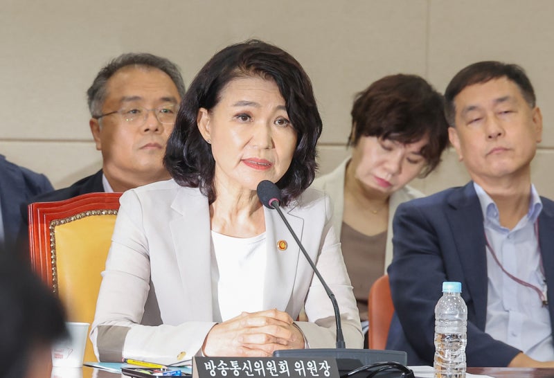 이진숙 “이 <b>대통령 지시</b>로 <b>방송법</b> 방통위안 만들어 보고할 것”···민...