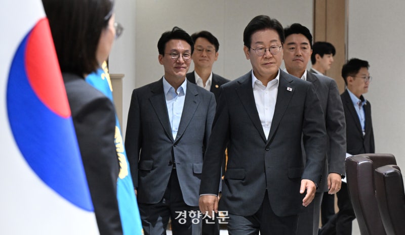 [속보]이 대통령 “‘방산 4대 강국’ 목표 달성 이끌 컨트롤타워 신설”