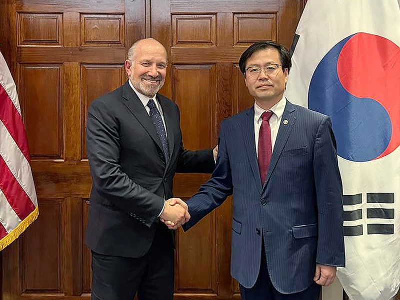 상호<b>관세</b> 유예 종료 하루 앞두고 한숨 돌렸으나…불확실성은 여전
