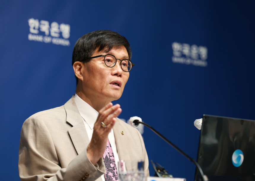 이창용 한국은행 총재가 10일 한은 금융통화위원회가 기준금리를 연 2.50%로 동결한 뒤 열린 기자간담회에서 발언하고 있다. 한은 제공