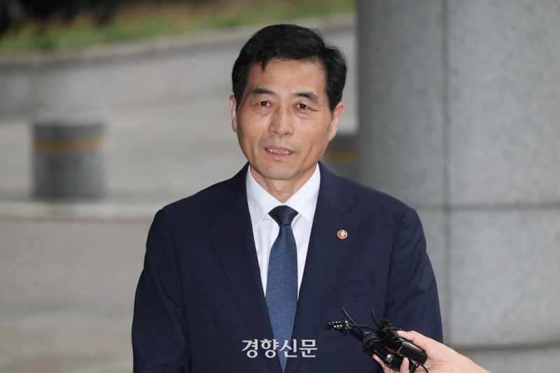 <b>김민기</b> 국회 사무총장, <b>내란특검</b> <b>출석</b>···“불법계엄 피해 설명할 것...