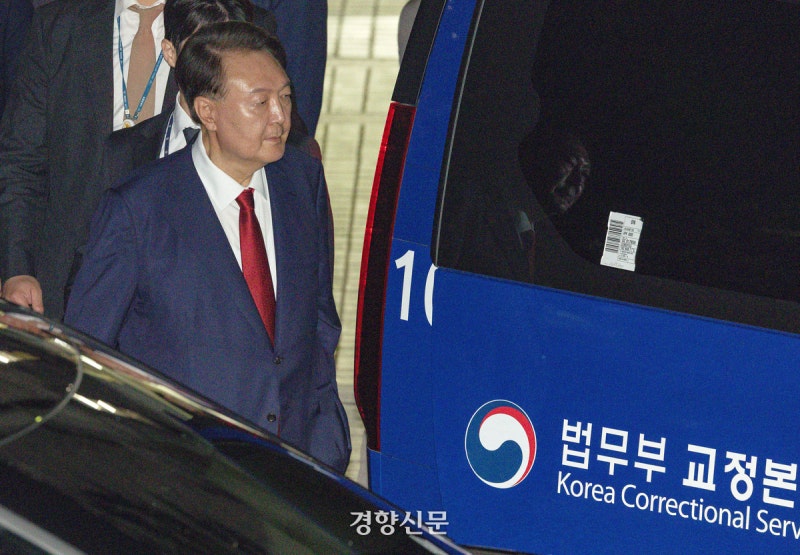 [속보]김건희 <b>특검</b> “윤석열 체포영장 재청구 없이 바로 기소도 검토”