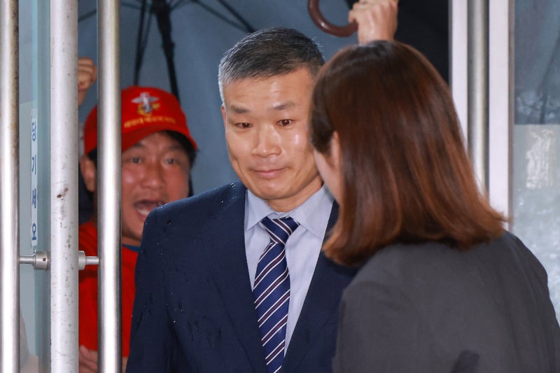 [속보]‘박정훈 항명 입건’ 국방부 검찰단장 <b>특검</b> 출석…“수사 전적으...