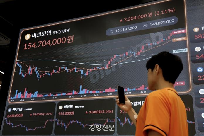 10억원 이상 코인 보유자 1만명 넘어…국내 가상자산 계좌 1000만개 훌쩍