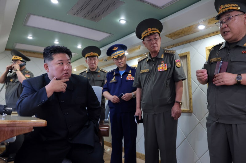 한·미 정상회담 앞두고 미사일 발사…존재감 부각 나선 북한