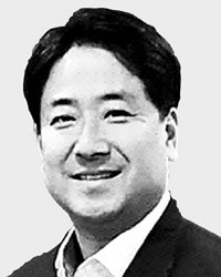[세상 읽기]공익제보, 손가락이 아니라 달을 보는 일