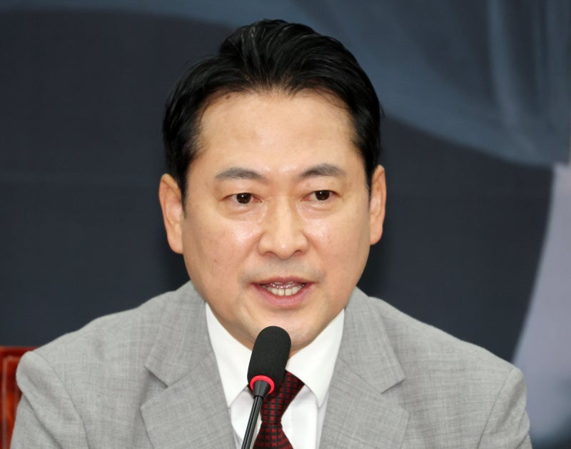 ‘윤석열 면회’ 딜레마…첫 시험대 오른 ‘장동혁의 국힘’