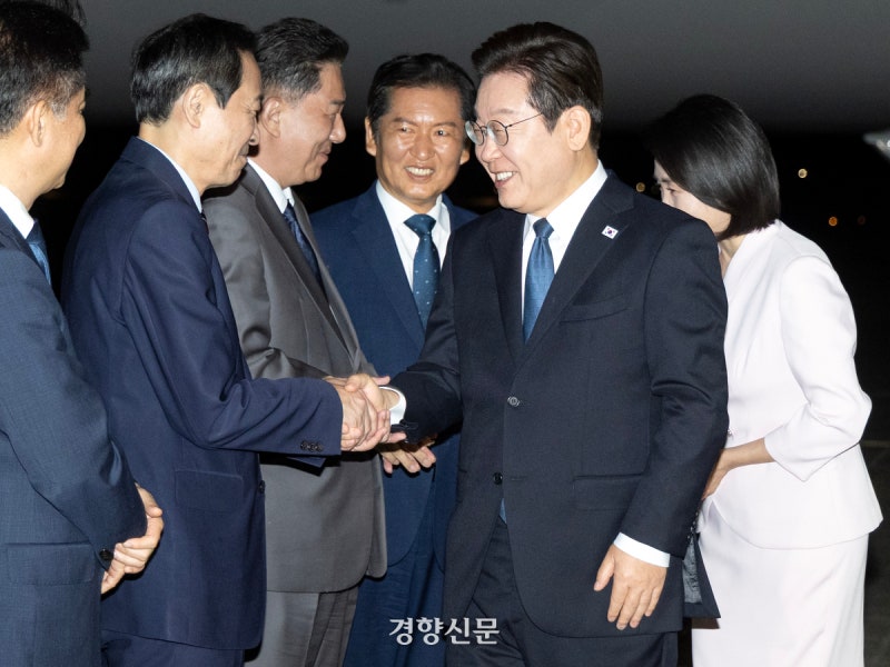 [속보]이 대통령 “<b>장동혁</b> 포함 <b>여야</b> 지도부 <b>회동</b> 즉시 추진” 지시