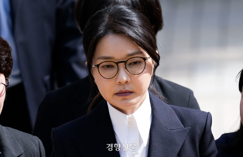 ‘첫번째 기소’ 특검이 잡은 <b>김건희</b> 3가지 혐의···2차, 3차 기소도 이...