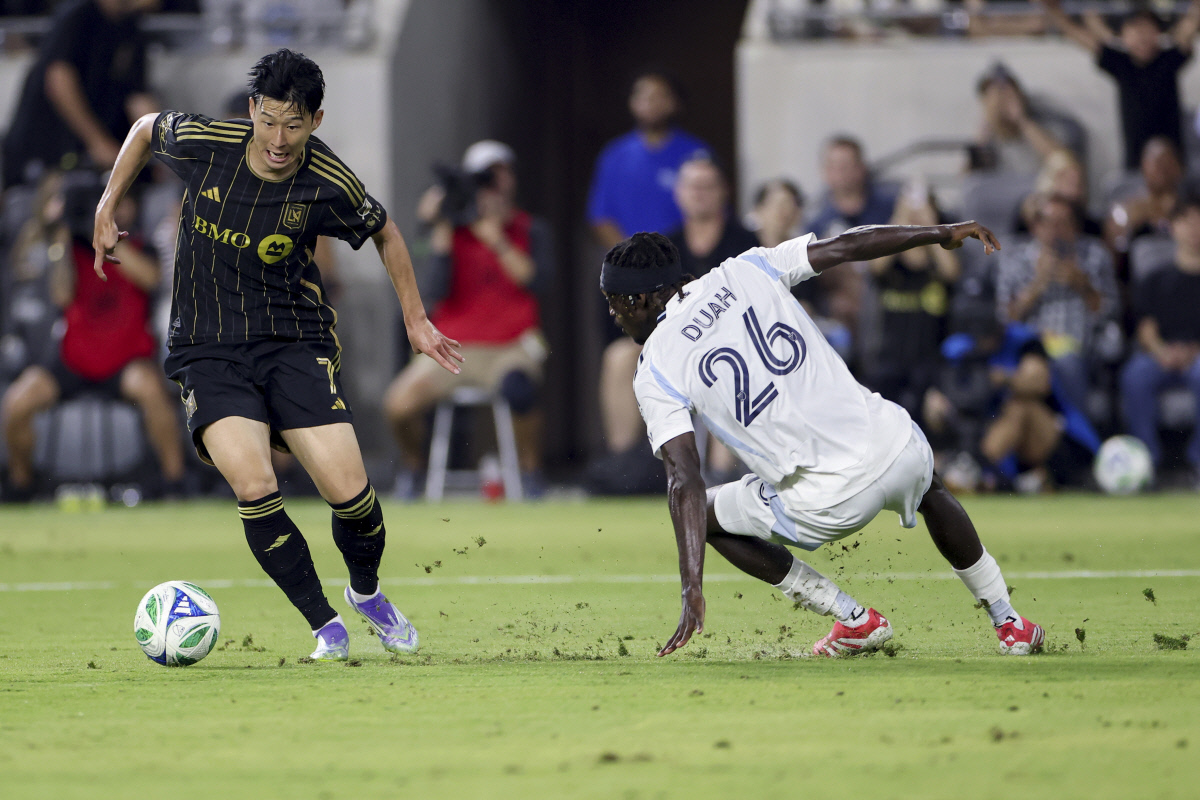 환상 ‘감차’·골대 강타…LA를 달군 ‘SON’