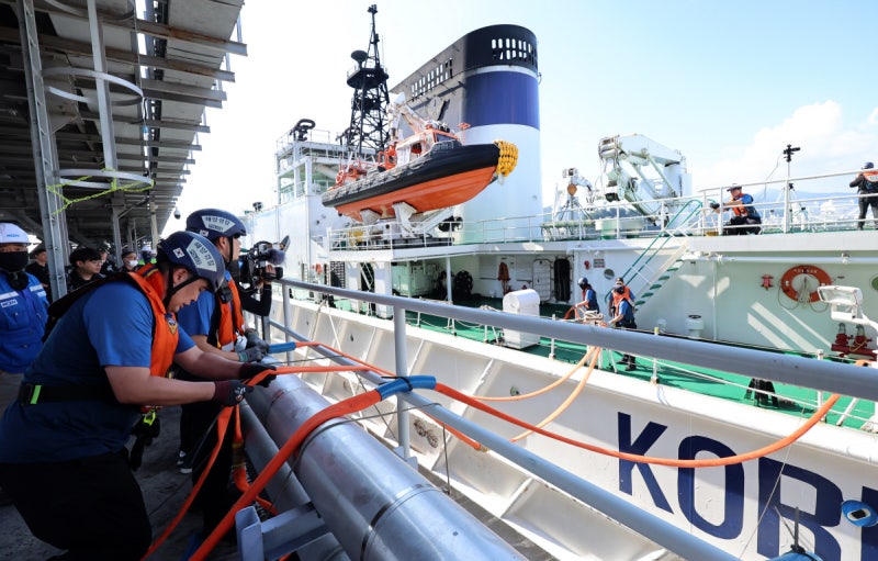 강릉 주민에 이르면 4일 생수 배  급…삼척도 점점 타들어간다