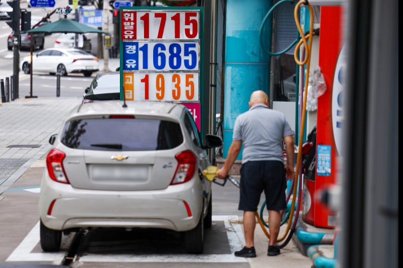 ‘내일 가격’ 보고 주유하세요