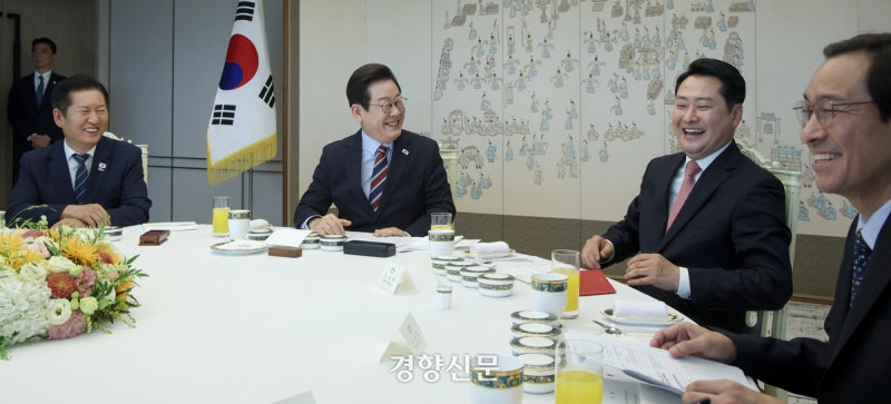 [사설] 이 대통령·여야 ‘민생경제협의체’ 합의, 정치 복원 시작이길