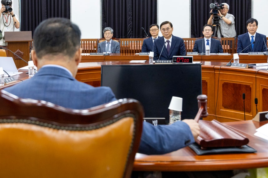 이종석 국가정보원장이 11일 오전 국회에서 열린 정보위원회 전체회의에 참석해 있다. 국회사진기자단