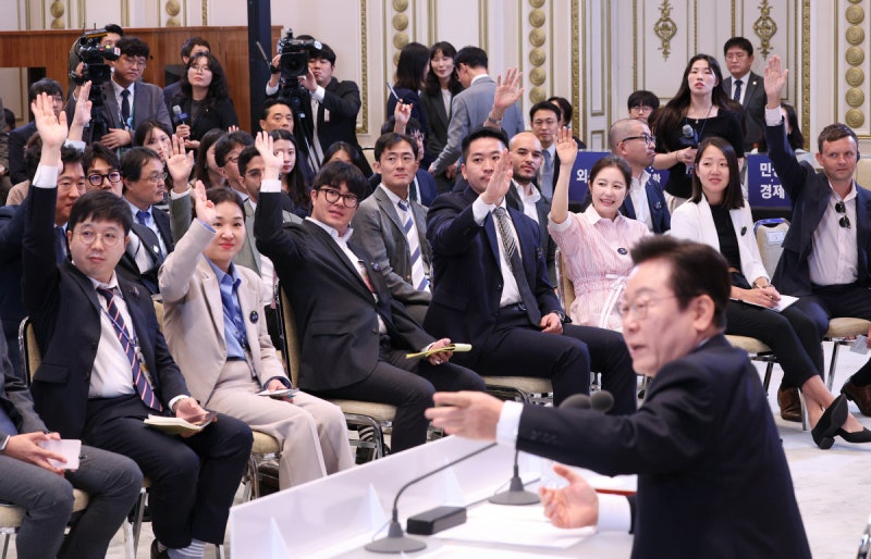 “구더기 싫다고 장독 없애서야”…보완수사권 폐지론에 ‘신중’