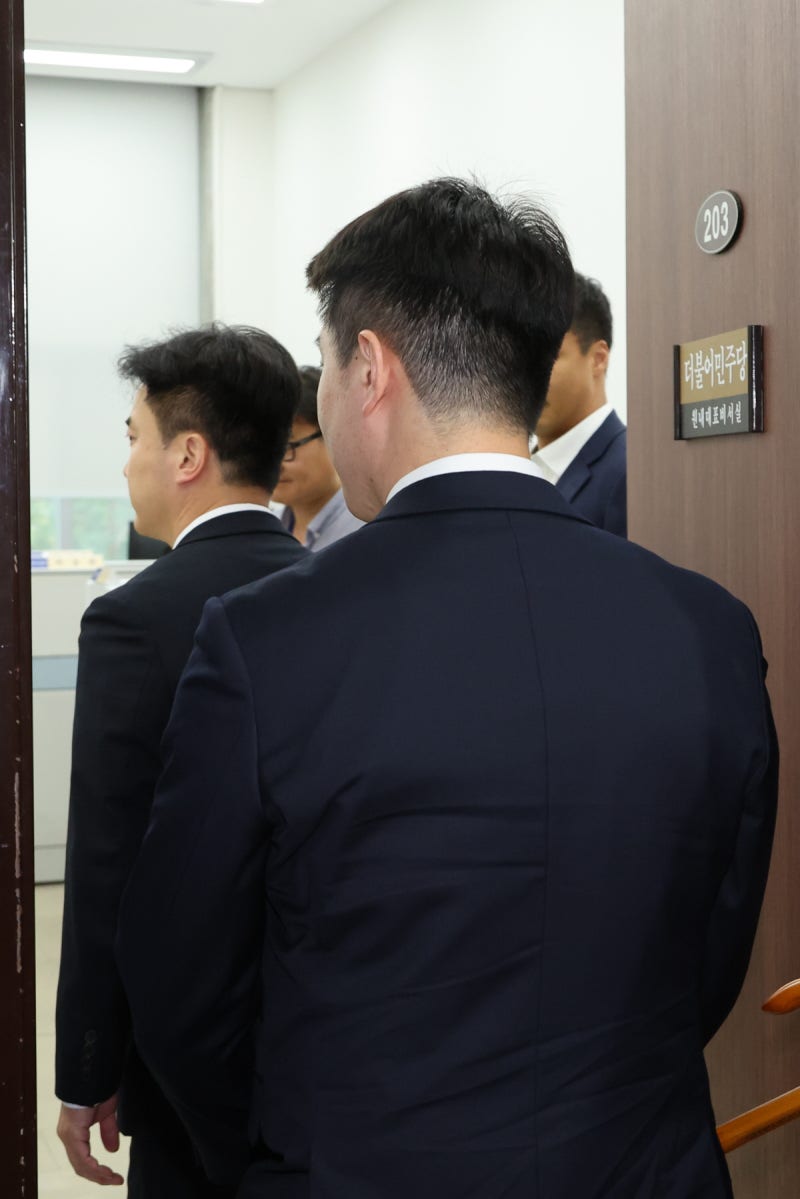 특검, 김병기에 ‘국정원장 직무유기 의혹’ 물어…작년 12월6일 정보위 ‘홍장원 폭로 경위’ 재구성