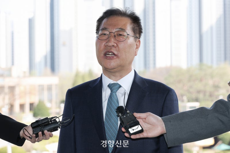 [속보]특검, ‘법무부 <b>계엄 가담</b>’ <b>박성재</b> 전 장관 소환···박 “<b>의혹</b> ...