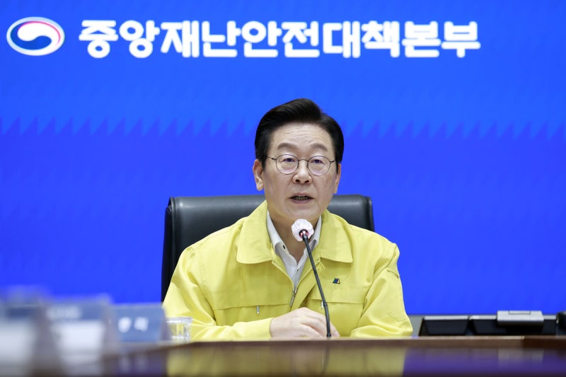 이 <b>대통령</b> “<b>국정</b> 최고 <b>책임</b>자로서 송구···안전·보안 원점부터 점검...