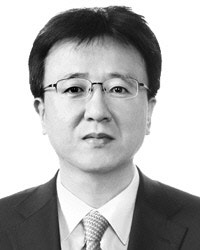 [오관철 칼럼]트럼프의 ‘WTO 걷어차기’가 보여준 것