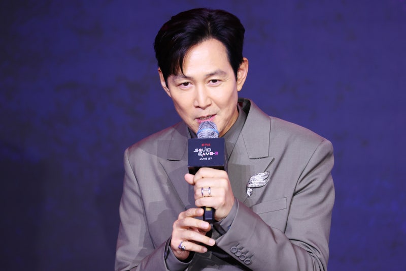 배우 <b>이정재</b>, 영화 공로상 ‘<b>찰리 채플린 어워드</b>’ <b>수상</b>…“한국인 최초...