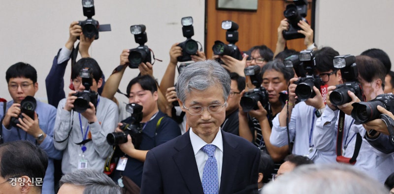 <b>국감</b> 온 <b>조희대</b>…여당 질문 공세에 ‘90분 침묵’