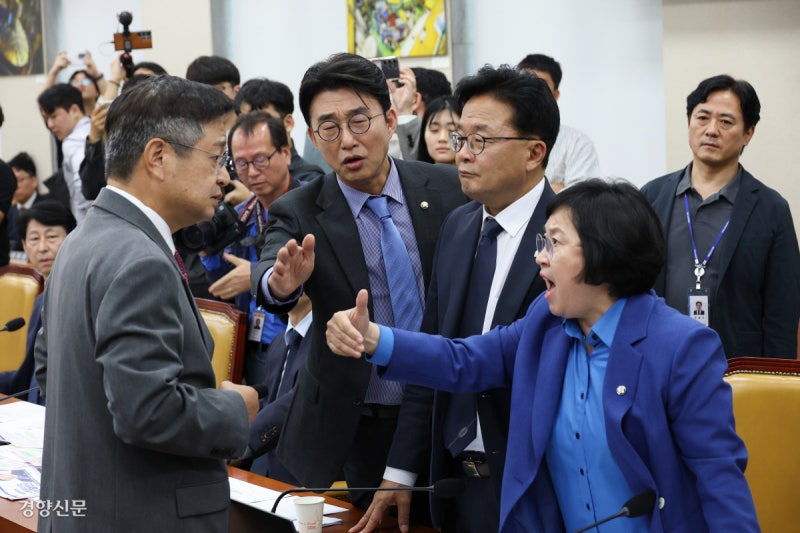 여당 의원에 “에휴 지질한 X아”…박정훈 의원 문자 탓 뒤집어진 과방위 국감[포토뉴스]