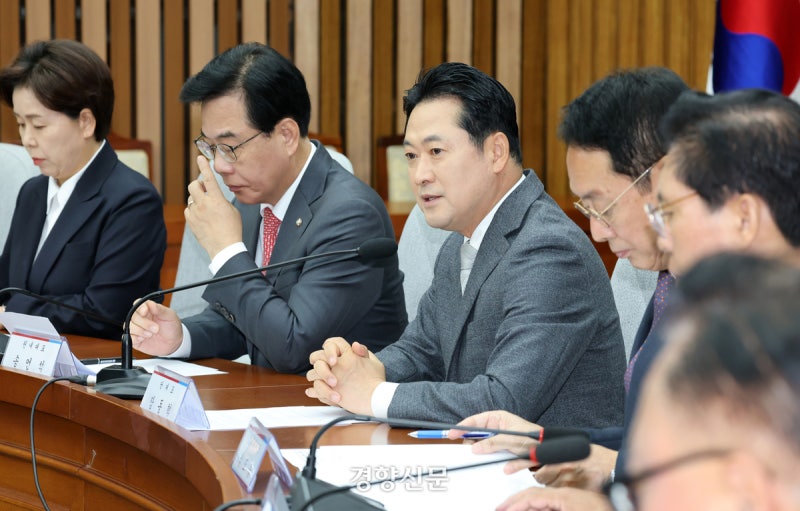 <b>장동혁</b>, 특검 <b>윤석열</b> 소환에 “‘존엄 현지’ 위해 특검이 한 건”