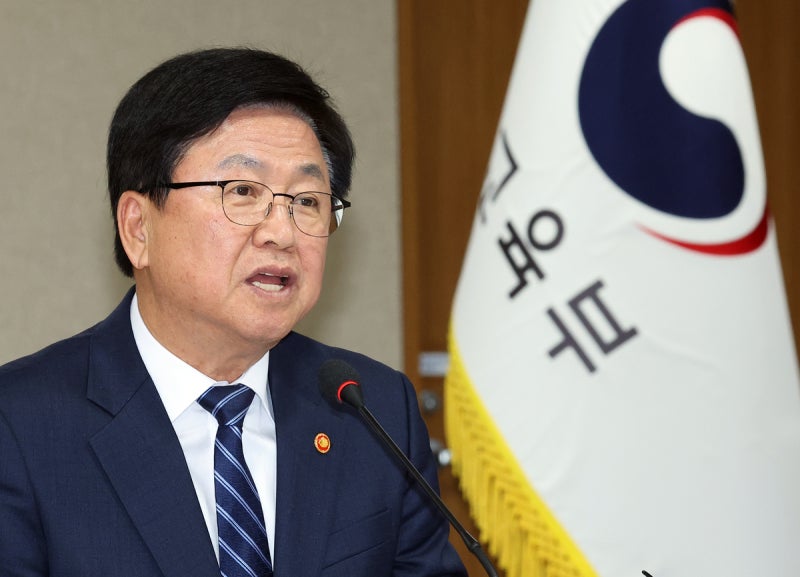 최교진 교육장관 “레벨테스트나 분반 형태 ‘영유’ <b>규제</b> 필요하다 생...