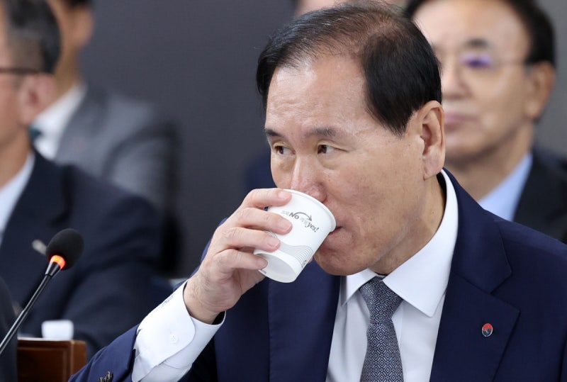 국감장 나온 석유공사 사장 “대왕고래 탐사 중단 않겠다”