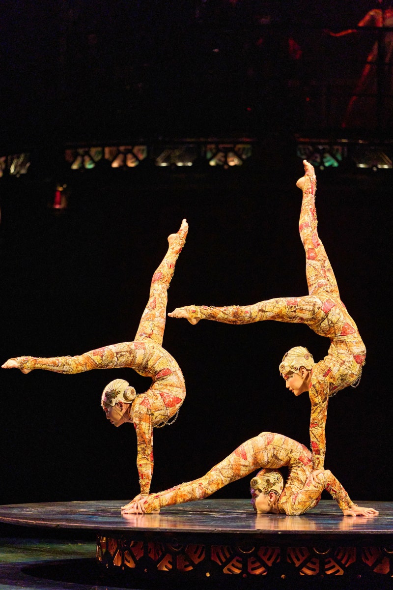 인생도 아슬아슬한 곡예…7년 만에 돌아온 태양의서커스 <쿠자>