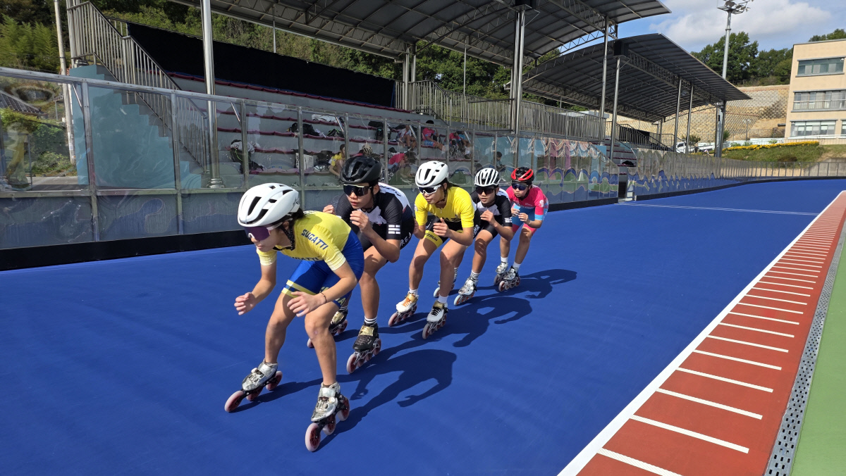 “한국을 넘어 세계로 질주” 전교생 48명, 산골학교 단성중 ‘인라인롤러부의 기적’