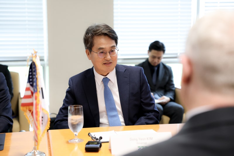 <b>김동연</b>, 임기 중 <b>투자유치</b> 100조 공약 조기 달성···화성국제테마파크...