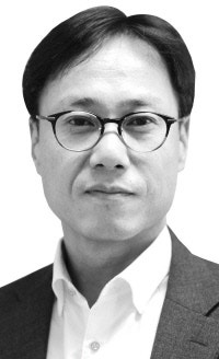 [경향의 눈]검찰의 황혼과 문지석 검사의 눈물