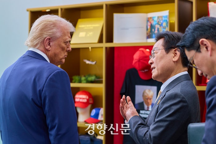 미 승인 받은 핵잠수함, 주변국 우려 해소부터 힘써야[사설]