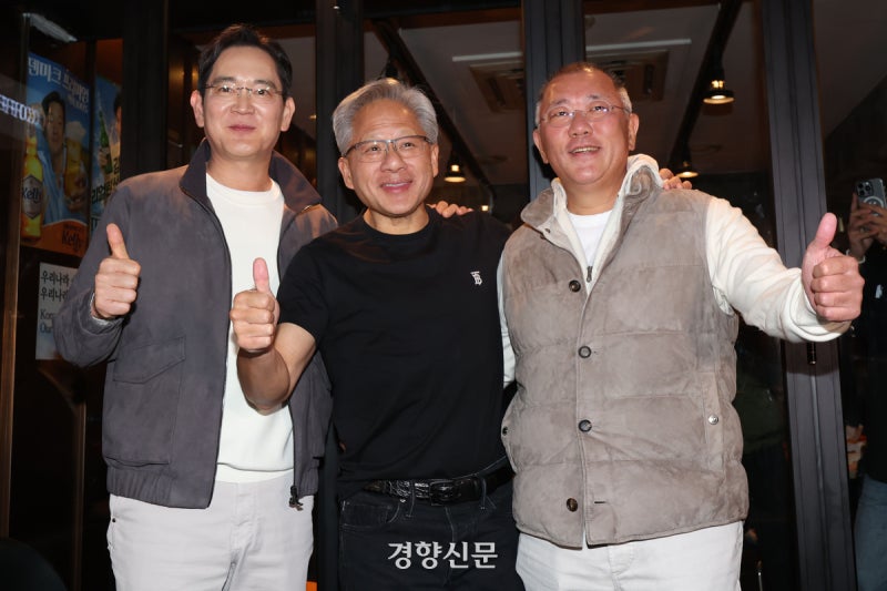 “우린 깐부”…<b>젠슨 황</b>·<b>이재용</b>·정의선 ‘<b>치맥</b>’ 회동 [현장 화보]