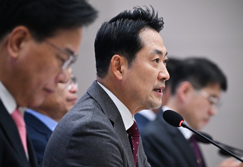 [사설]선 넘은 ‘APEC 폄훼·대통령 재판’ 정쟁, 국민의힘 멈추라