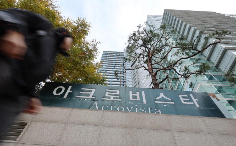 [속보]특검, 윤석열 부부 사저 아크로비스타·<b>21그램</b> 사무실 등 <b>압수</b>수...
