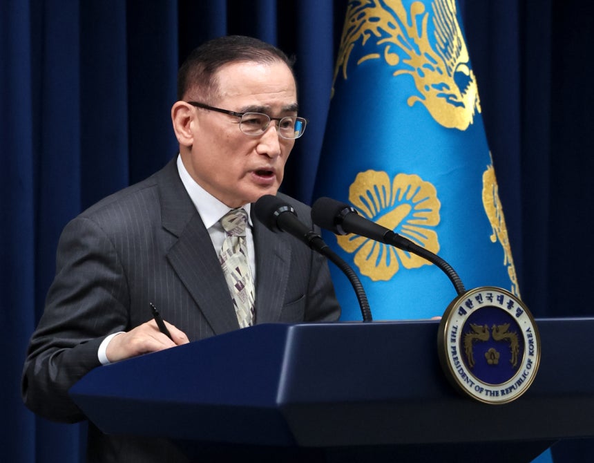 위성락 국가안보실장이 14일 서울 용산 대통령실 기자회견장에서 이재명 대통령의 한미 관세·안보 협상 ‘조인트 팩트시트’(공동 설명자료) 최종 합의 발표 후 질문에 답하고 있다. 대