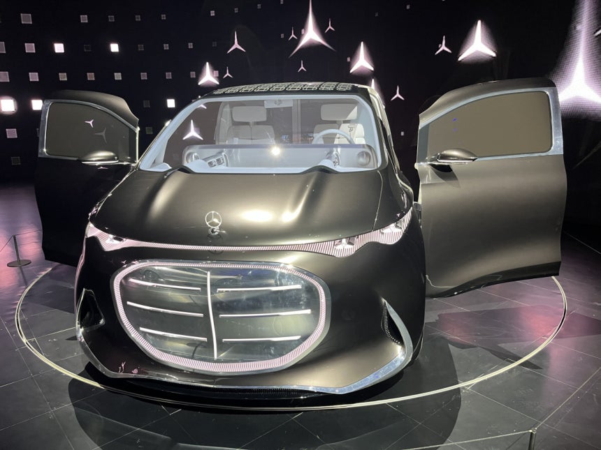 벤츠 럭셔리 리무진 ‘비전 V’의 전면부.