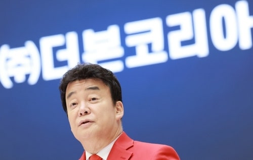 <b>백종원</b> ‘남극의 셰프’로 6개월 만에 방송 <b>복귀</b>…기업 <b>논란</b> 이겨낼 수...
