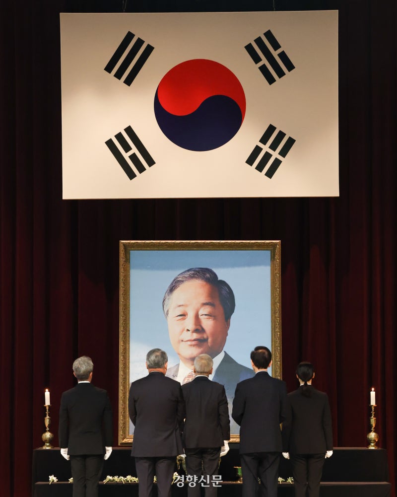 “이러니 개딸과 김어준 아바타”···‘<b>YS</b> 차남’ <b>김현철</b>, <b>추모식</b> 불참...