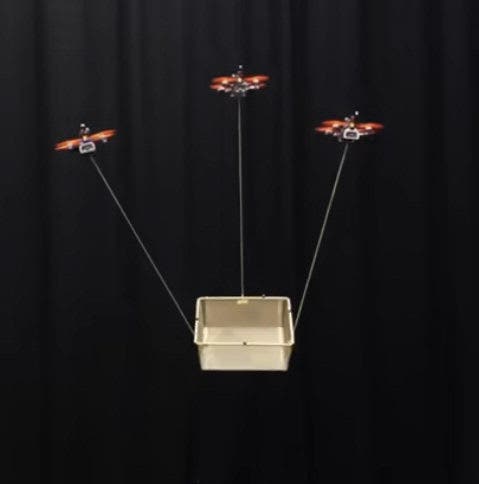 큰 짐도 ‘영차영차’  사이좋은 드론들…‘협동 운송’ 현실로