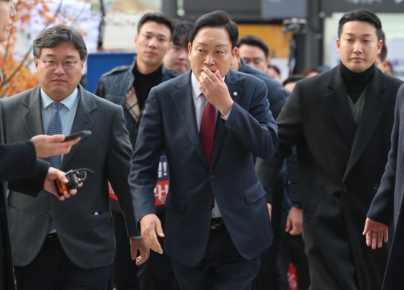 [속보]‘사망 양평 공무원’ 회유 의혹 <b>김선교</b> 의원, <b>특검 출석</b>···“진...