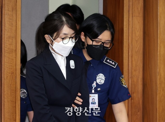 <b>김건희 특검</b>, 내란<b>특검</b>·검찰 <b>압수수색</b>···‘수사 무마 의혹’ 관련