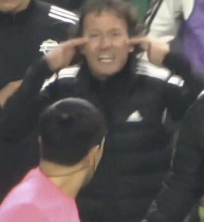 “피해자 또는 제3자 인식이 기준”…‘눈 찢기’ 타노스 코치 징계 유지