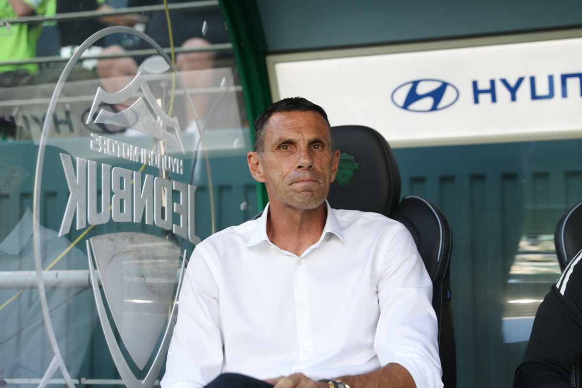 ‘더블’ 완성한 전북, 포옛은 결별 예고