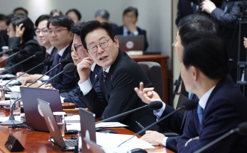 이 대통령 “저항 이겨내야 개혁…반헌법적 종교단체 해산해야”