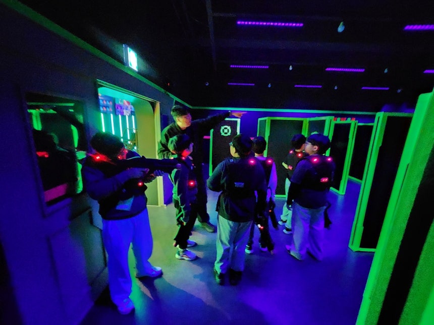 송파청소년센터에 전국 최초로 조성된 실내 서바이벌 스포츠장의 모습.송파구 제공